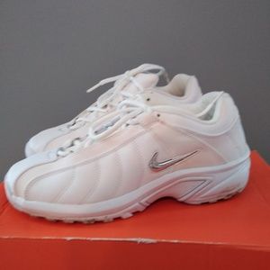 White women's nike shoes